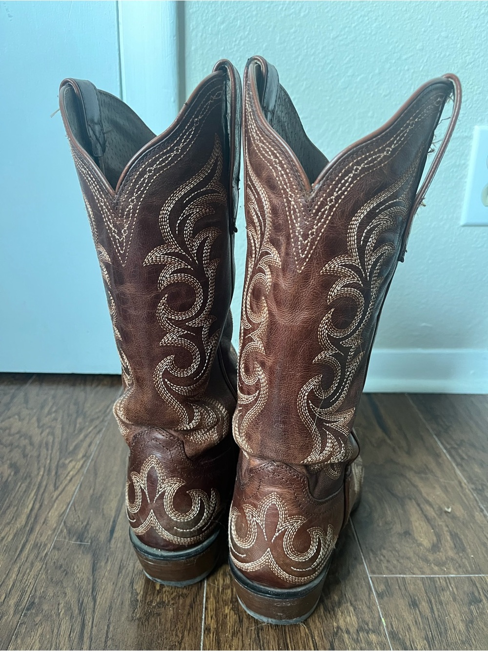 Ariat Brown Leather Boot Interior with Branded Insole - Picture 3 of 6